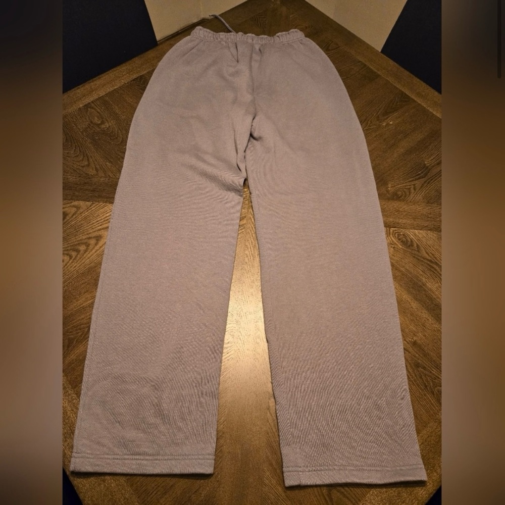 alo Yoga Accolade Straight Leg Sweatpant in Fog sz XS